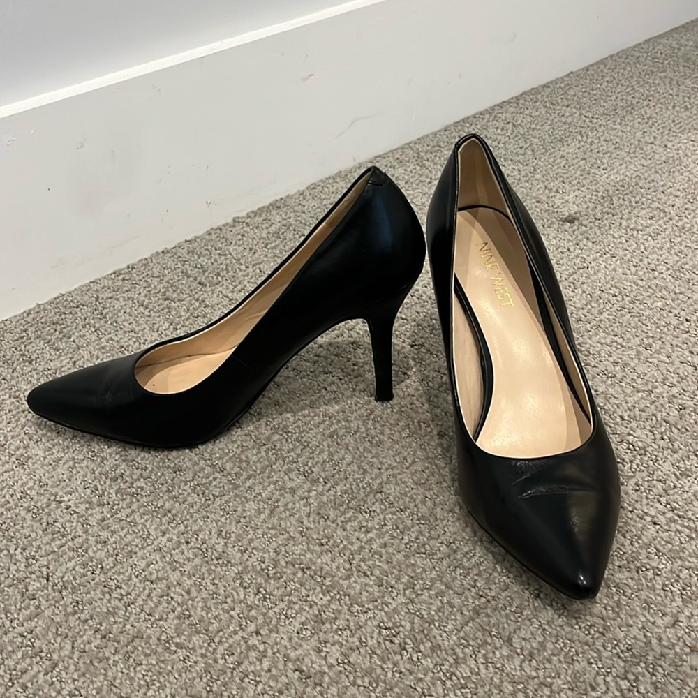 Nine West Black Pumps